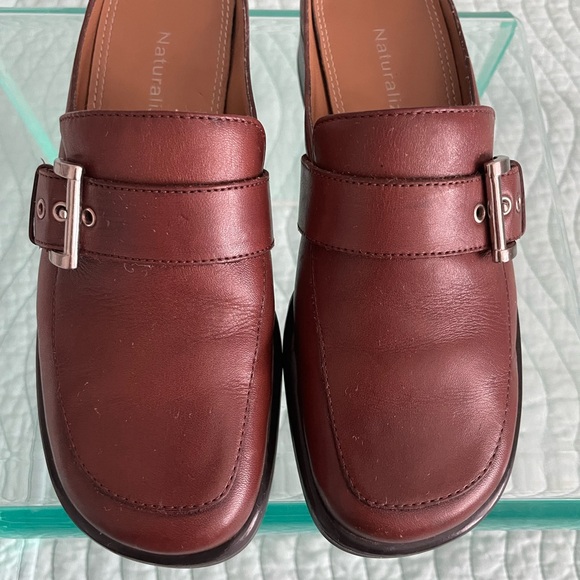 Naturalizer women's brown Leather Slip-On mules EUC - Picture 1 of 6